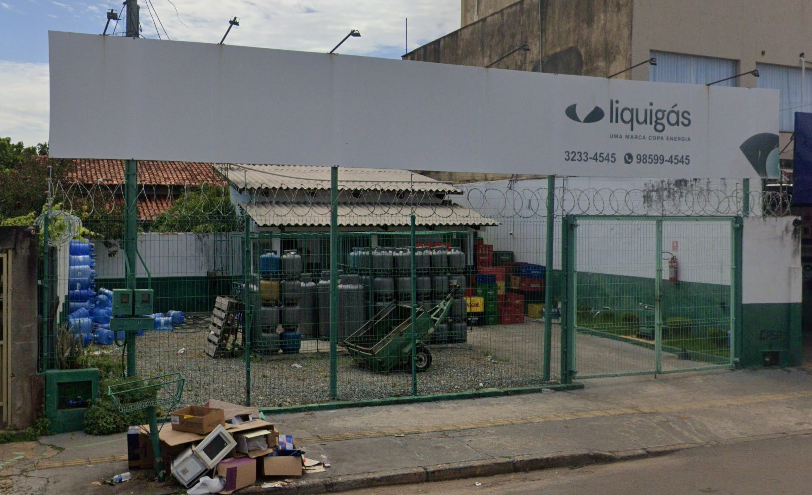 Fachada antiga da loja no Setor Coimbra